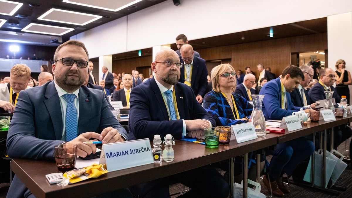 Chudák Babiš, litují někteří lidovci premiéra. Chtějí ho snad podpořit?